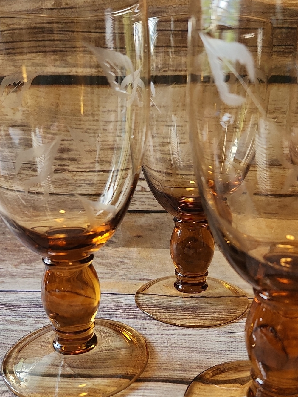Set of 4 Amber Brown Vintage Drinking Goblets With Leaf Etchings - Picture 9 of 9
